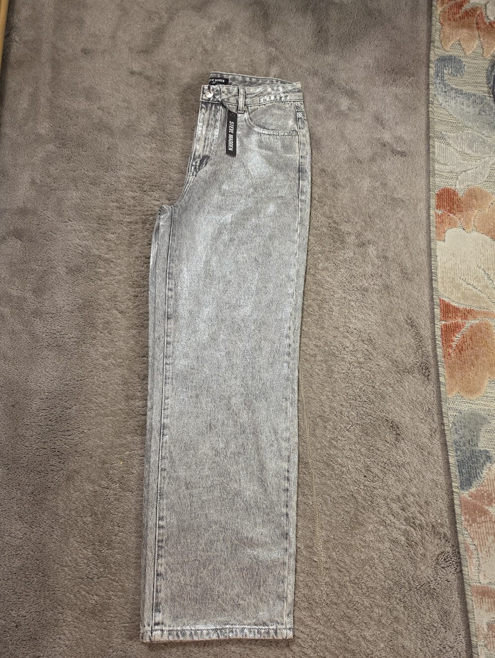 Steve Madden Women's Wide Leg Jeans in Light Gray Wash - Picture 4 of 6